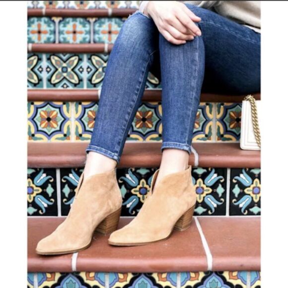 VINCE Havana Ankle Bootie Sz 6.5 New Front Slit Stacked Block Heel Boho Cottage - Picture 2 of 13